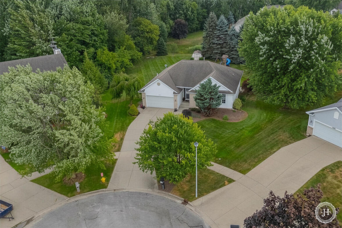 953 Sunset Hills Court NW Grand Rapids MI 49534