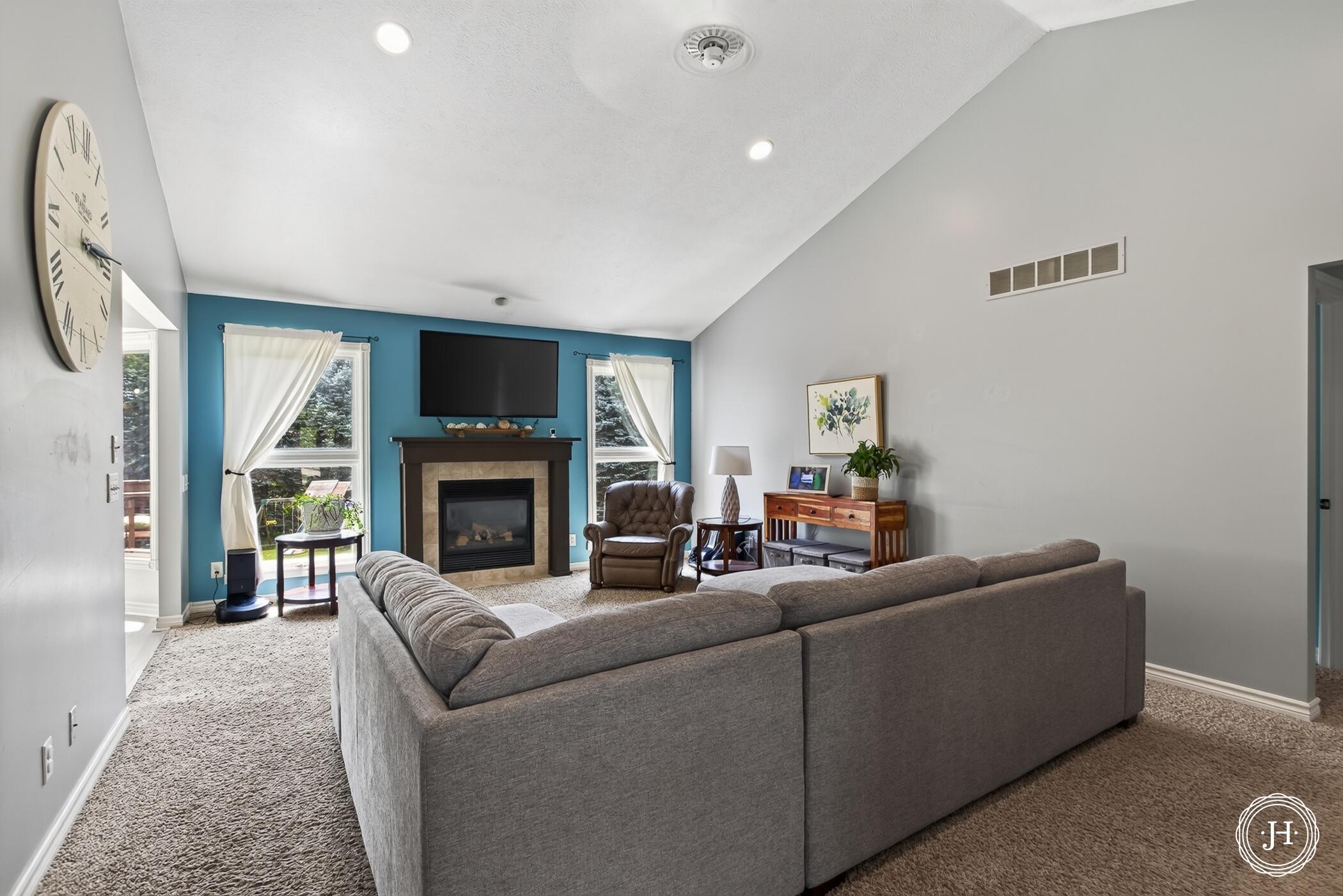 953 Sunset Hills Court NW Grand Rapids MI 49534