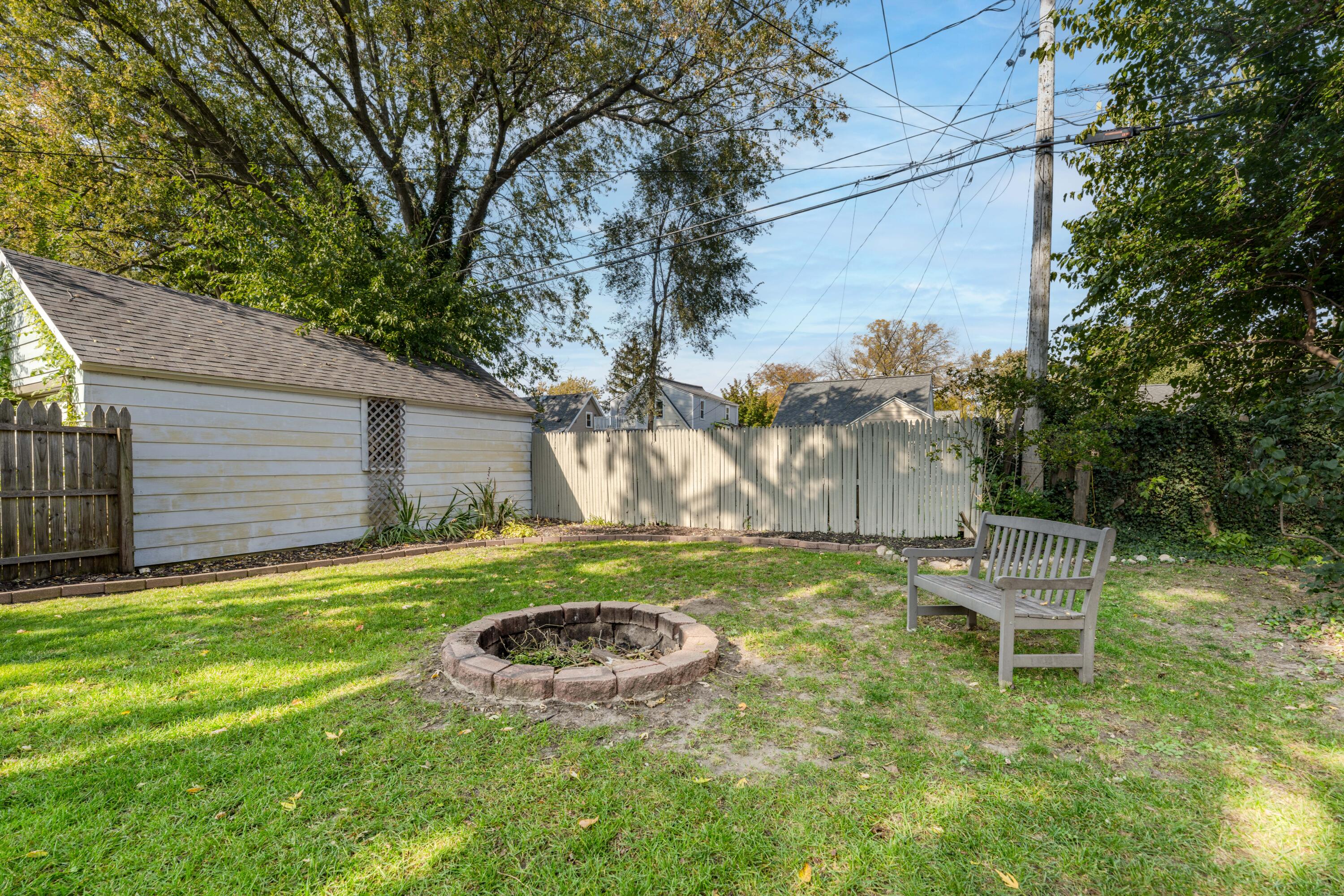 185 W 21st Street Holland MI 49423