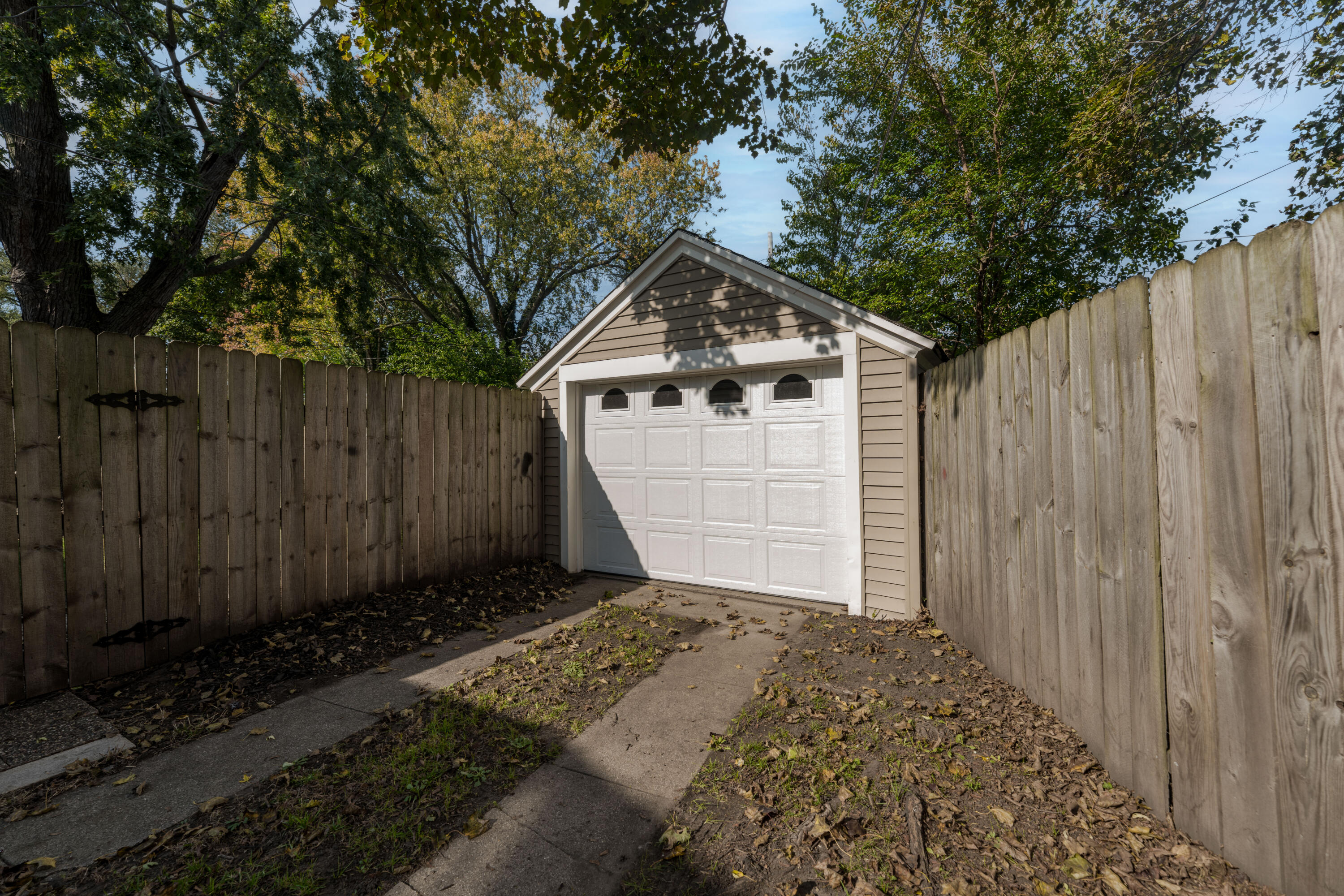 185 W 21st Street Holland MI 49423