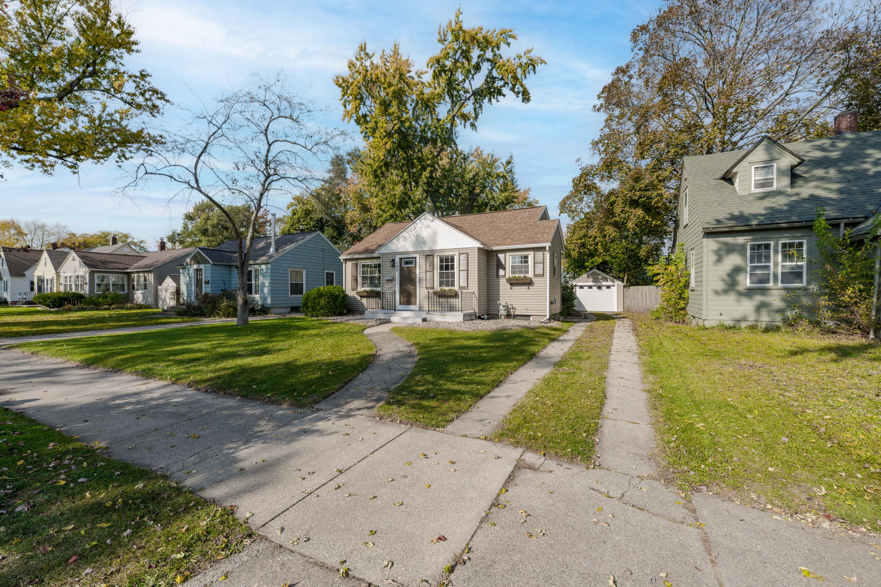 185 W 21st Street Holland MI 49423