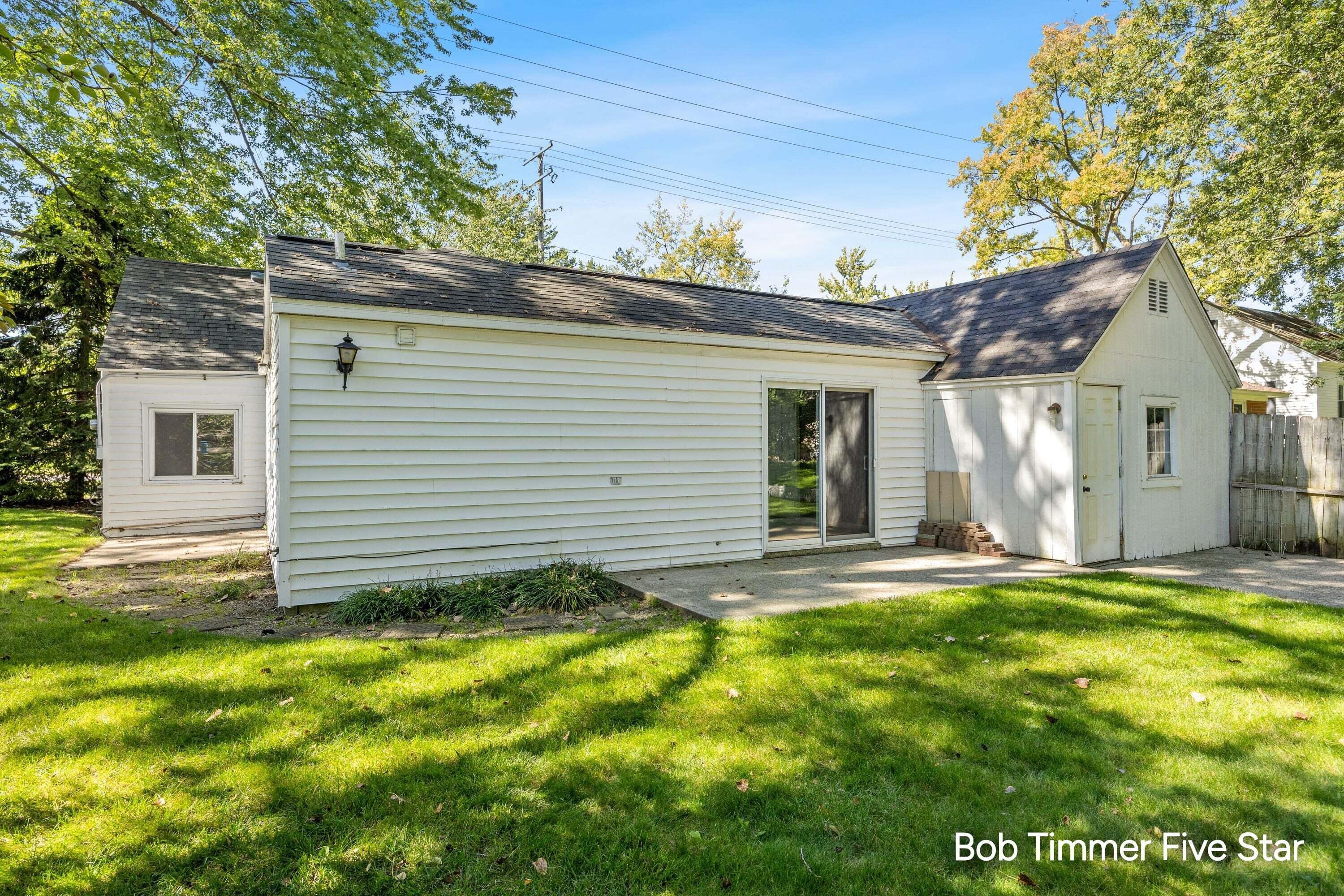2284 104th Avenue Zeeland MI 49464