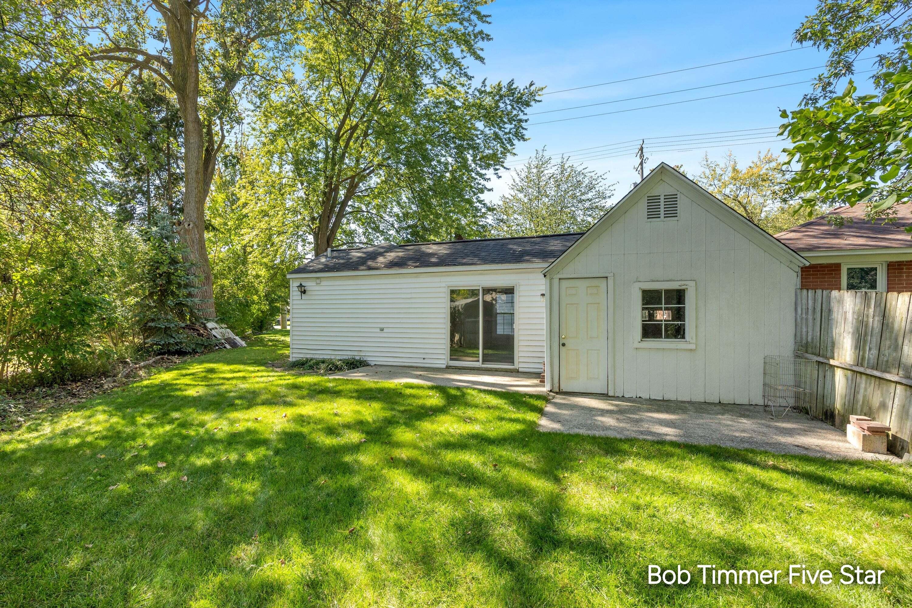 2284 104th Avenue Zeeland MI 49464