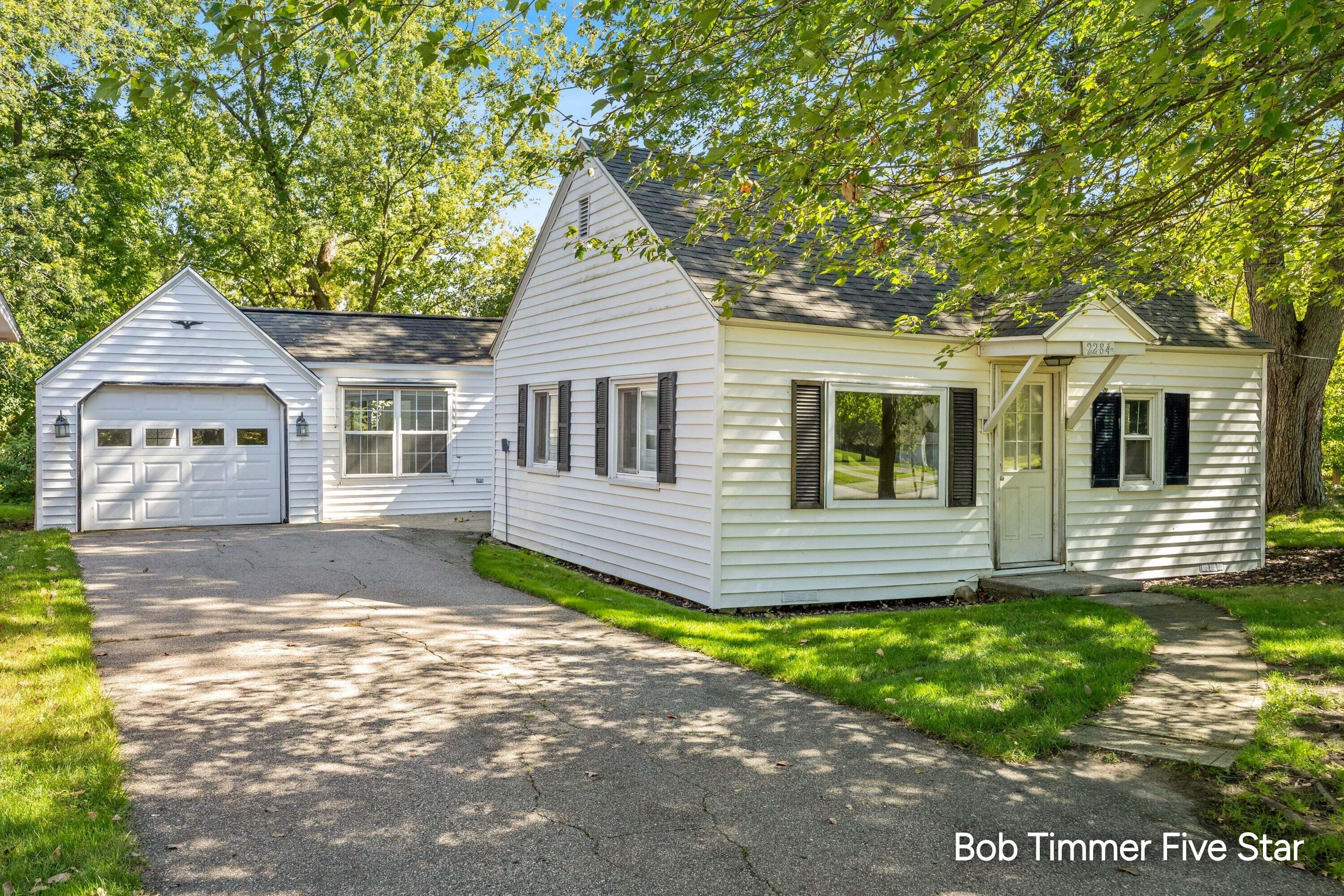 2284 104th Avenue Zeeland MI 49464