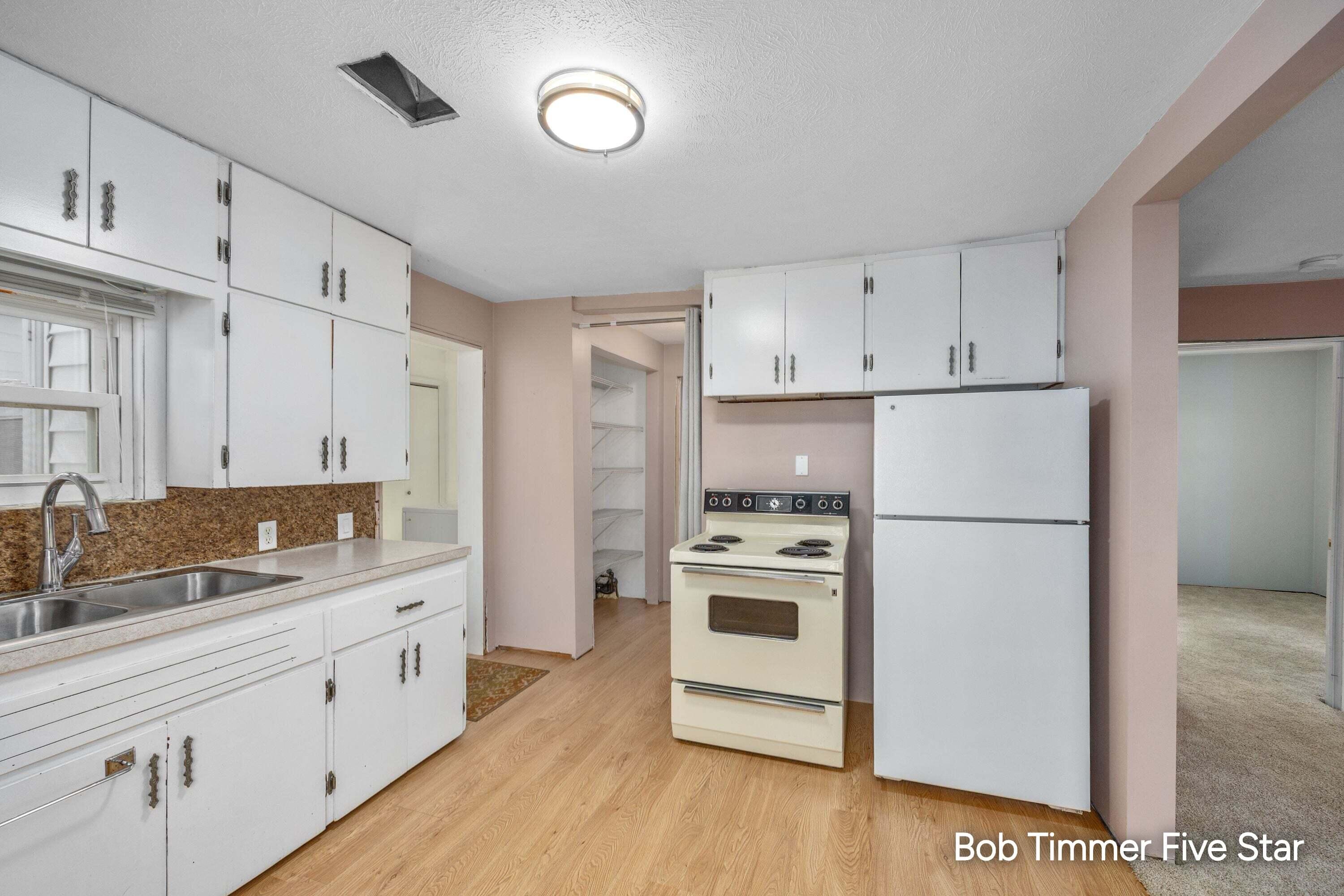 2284 104th Avenue Zeeland MI 49464