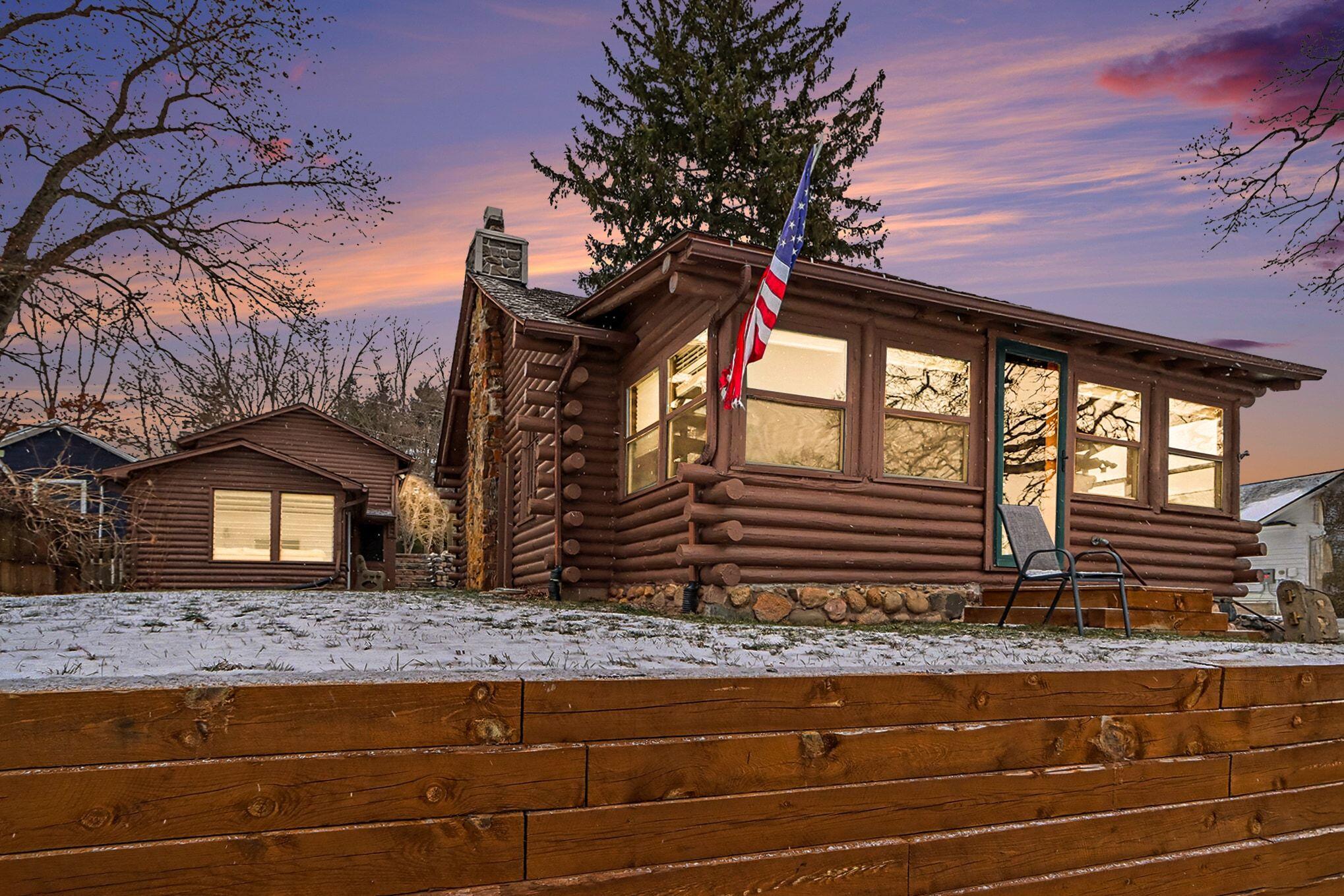 146 W Crooked Lake Drive W Kalamazoo MI 49009