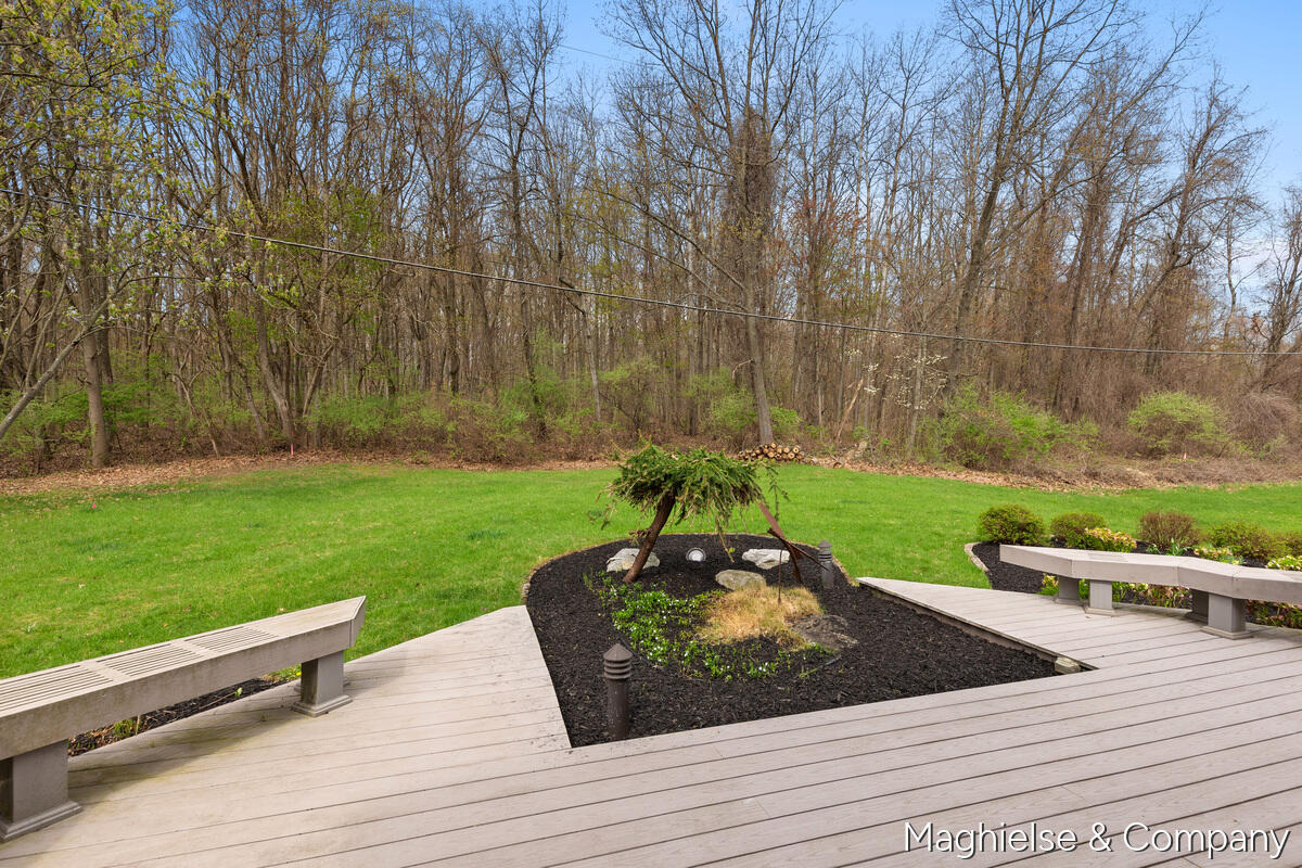 9391 Summit Avenue NE Rockford MI 49341