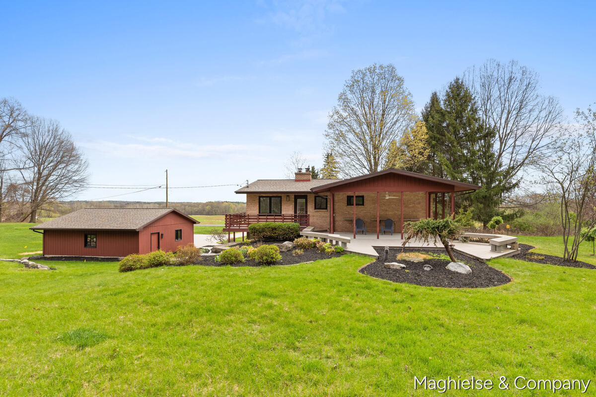 9391 Summit Avenue NE Rockford MI 49341