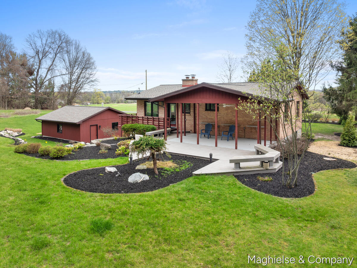 9391 Summit Avenue NE Rockford MI 49341