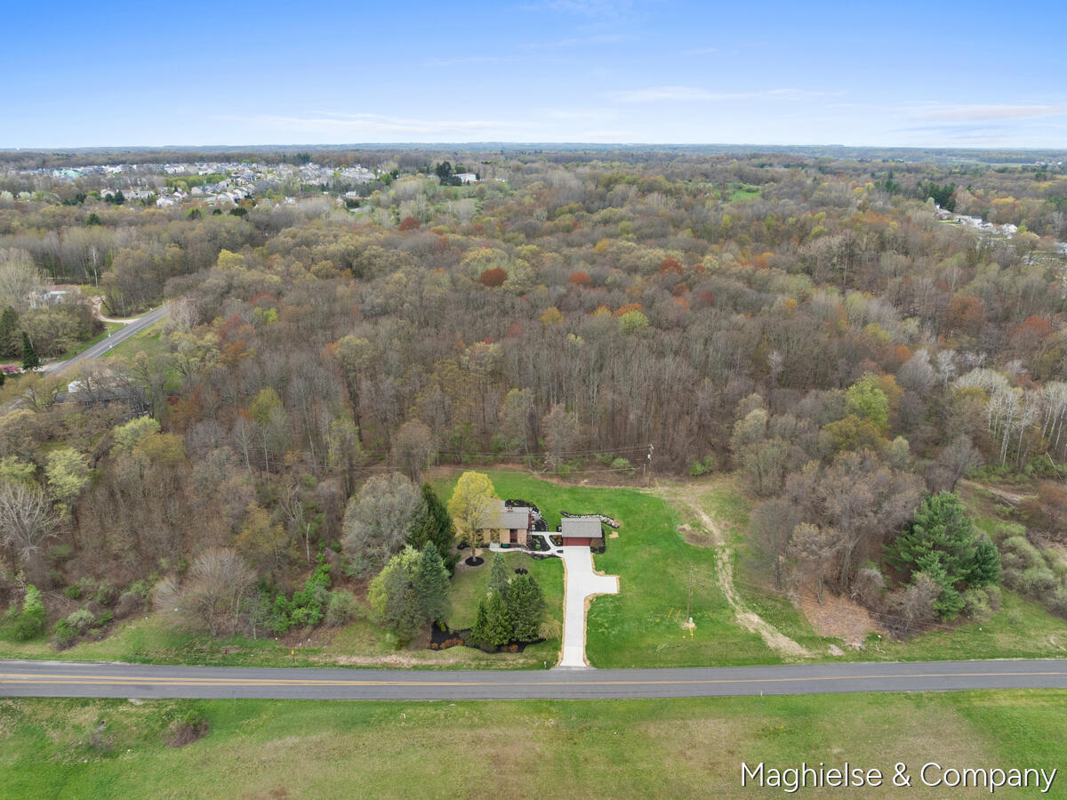 9391 Summit Avenue NE Rockford MI 49341