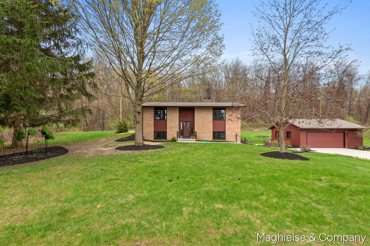 9391 Summit Avenue NE Rockford MI 49341