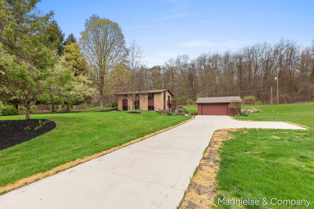 9391 Summit Avenue NE Rockford MI 49341