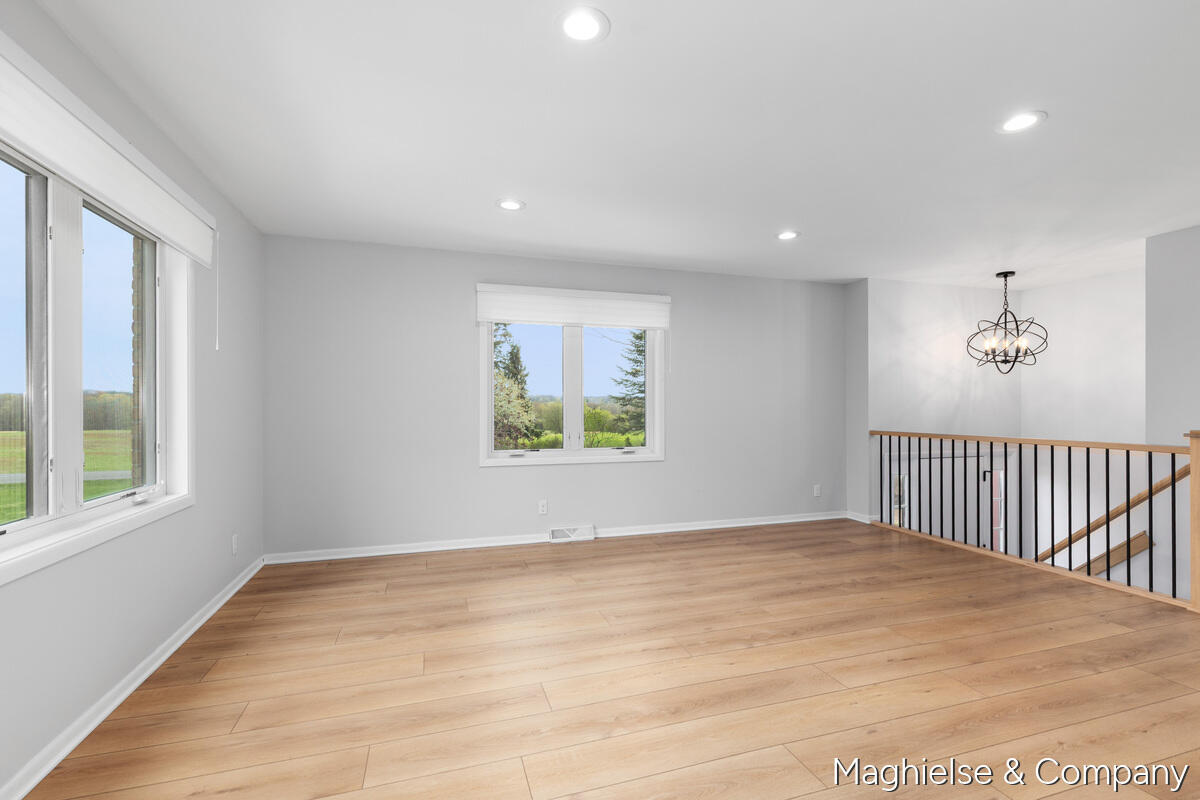 9391 Summit Avenue NE Rockford MI 49341