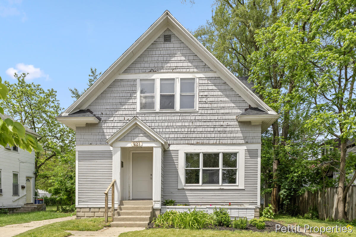 921 Temple Street SE Grand Rapids MI 49507
