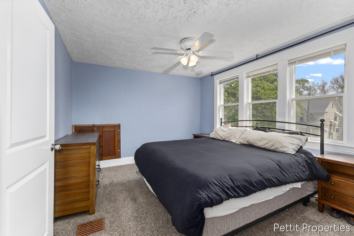 921 Temple Street SE Grand Rapids MI 49507