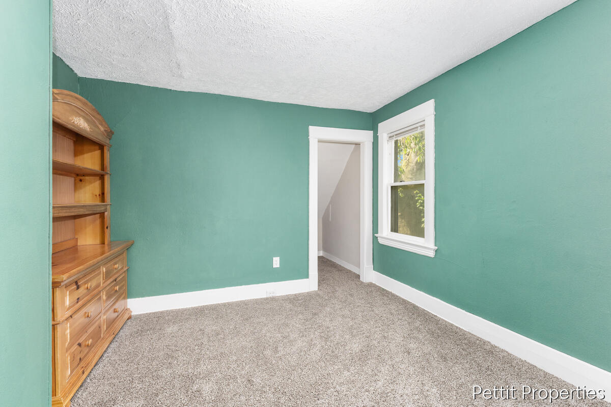 921 Temple Street SE Grand Rapids MI 49507