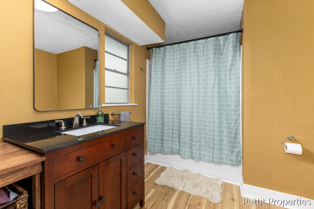 921 Temple Street SE Grand Rapids MI 49507