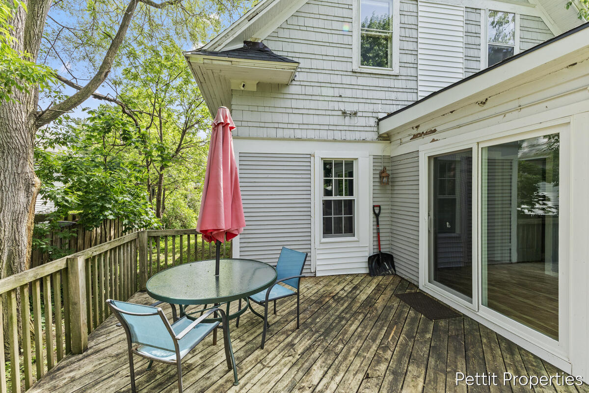 921 Temple Street SE Grand Rapids MI 49507