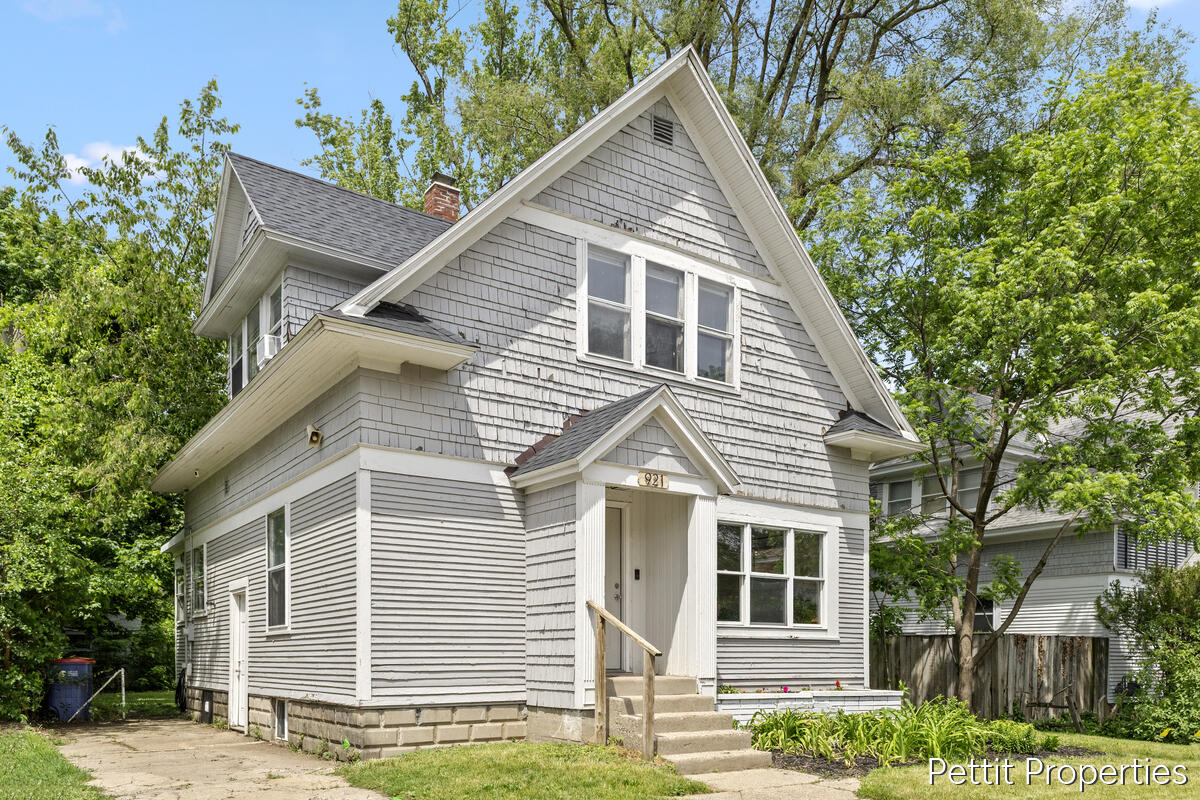 921 Temple Street SE Grand Rapids MI 49507