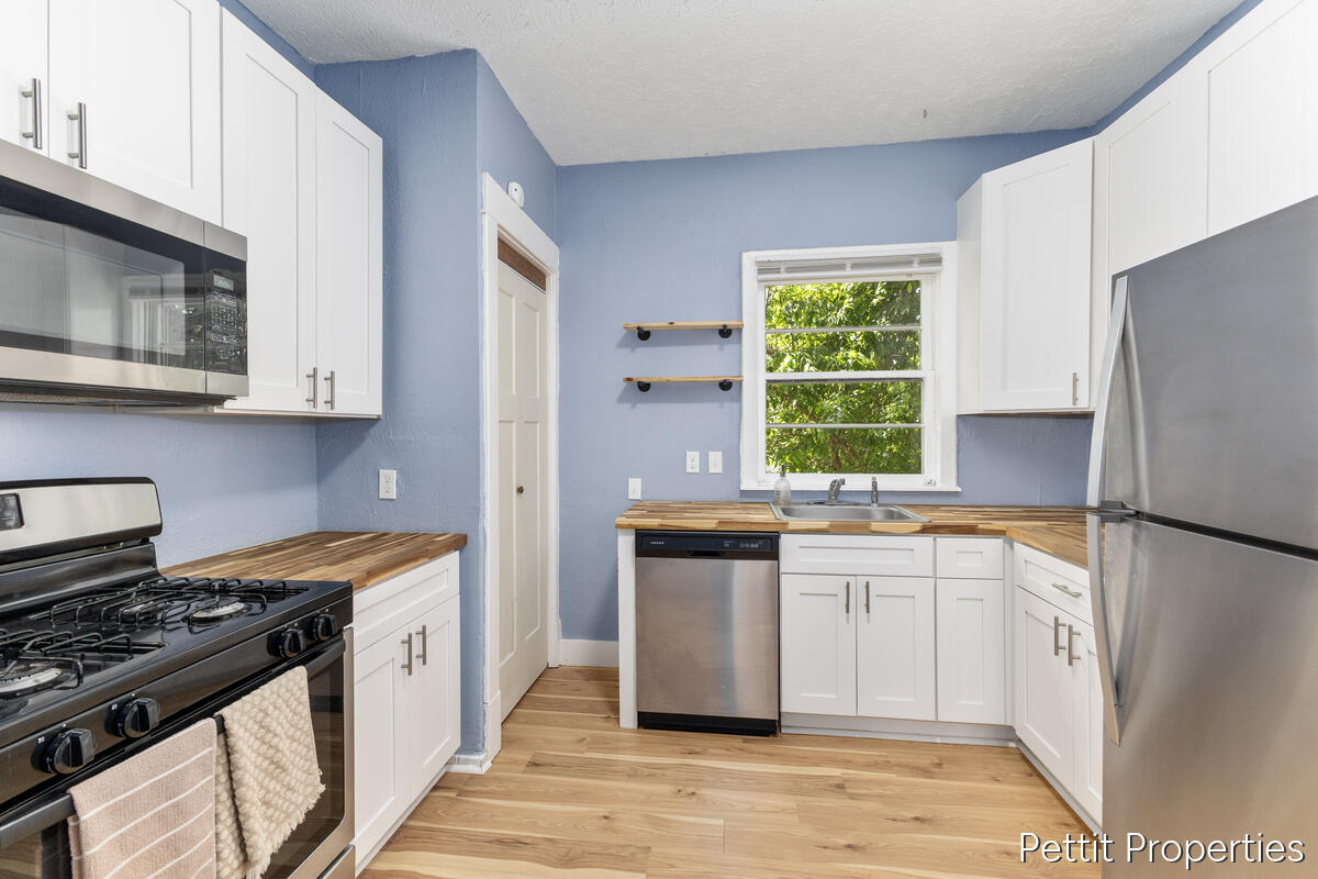 921 Temple Street SE Grand Rapids MI 49507