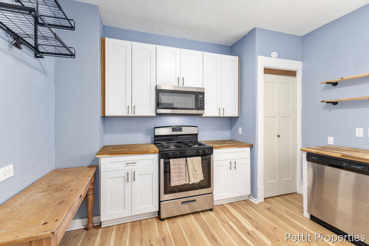 921 Temple Street SE Grand Rapids MI 49507