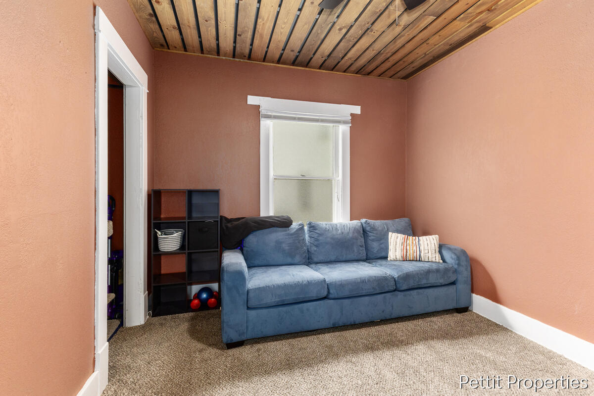 921 Temple Street SE Grand Rapids MI 49507