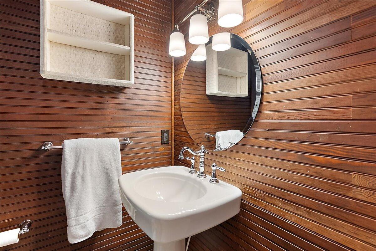 2448 Bluebell Court Macatawa MI 49434