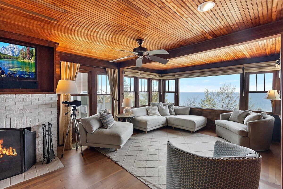 2448 Bluebell Court Macatawa MI 49434