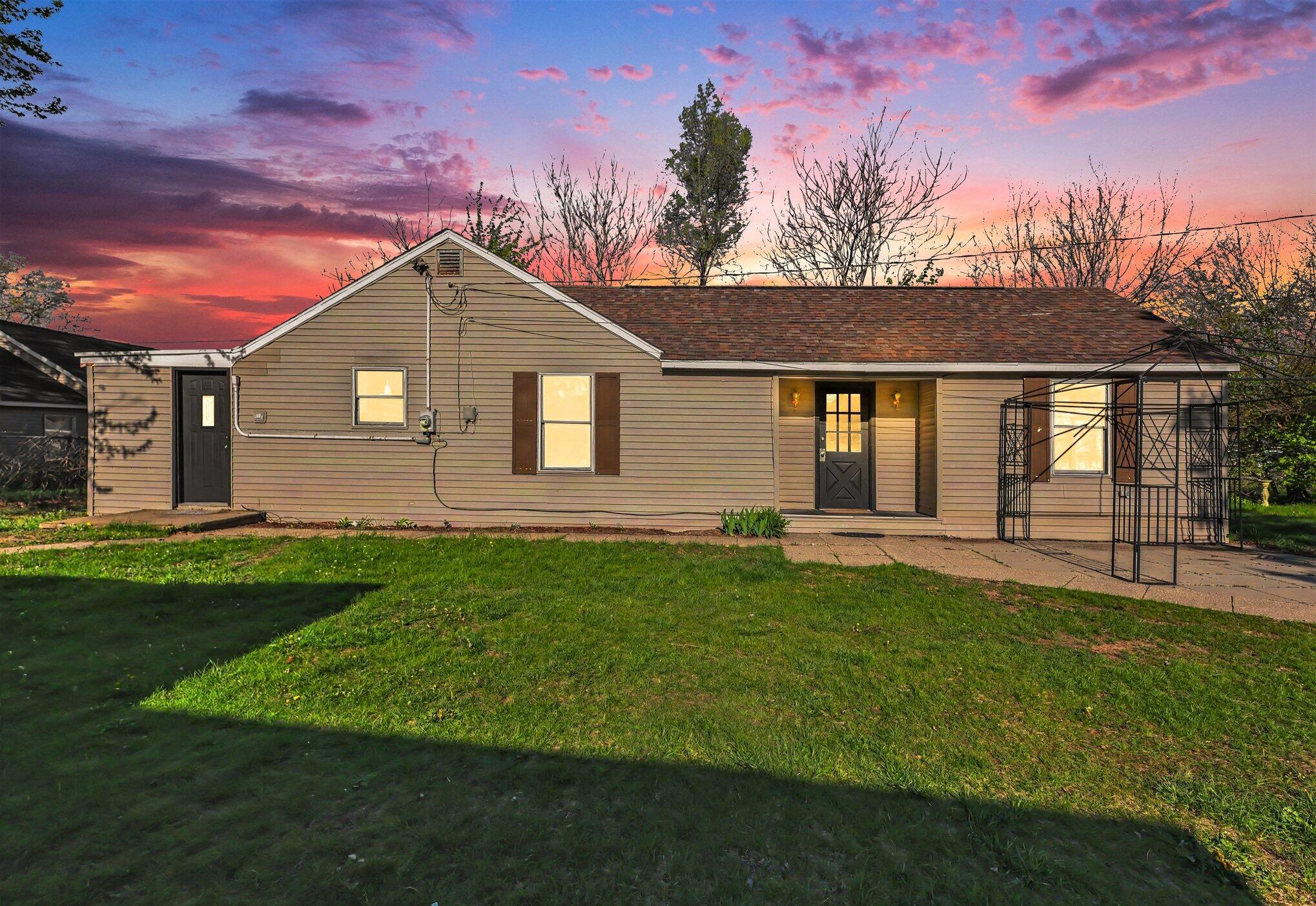353 Vista Terrace Muskegon MI 49442