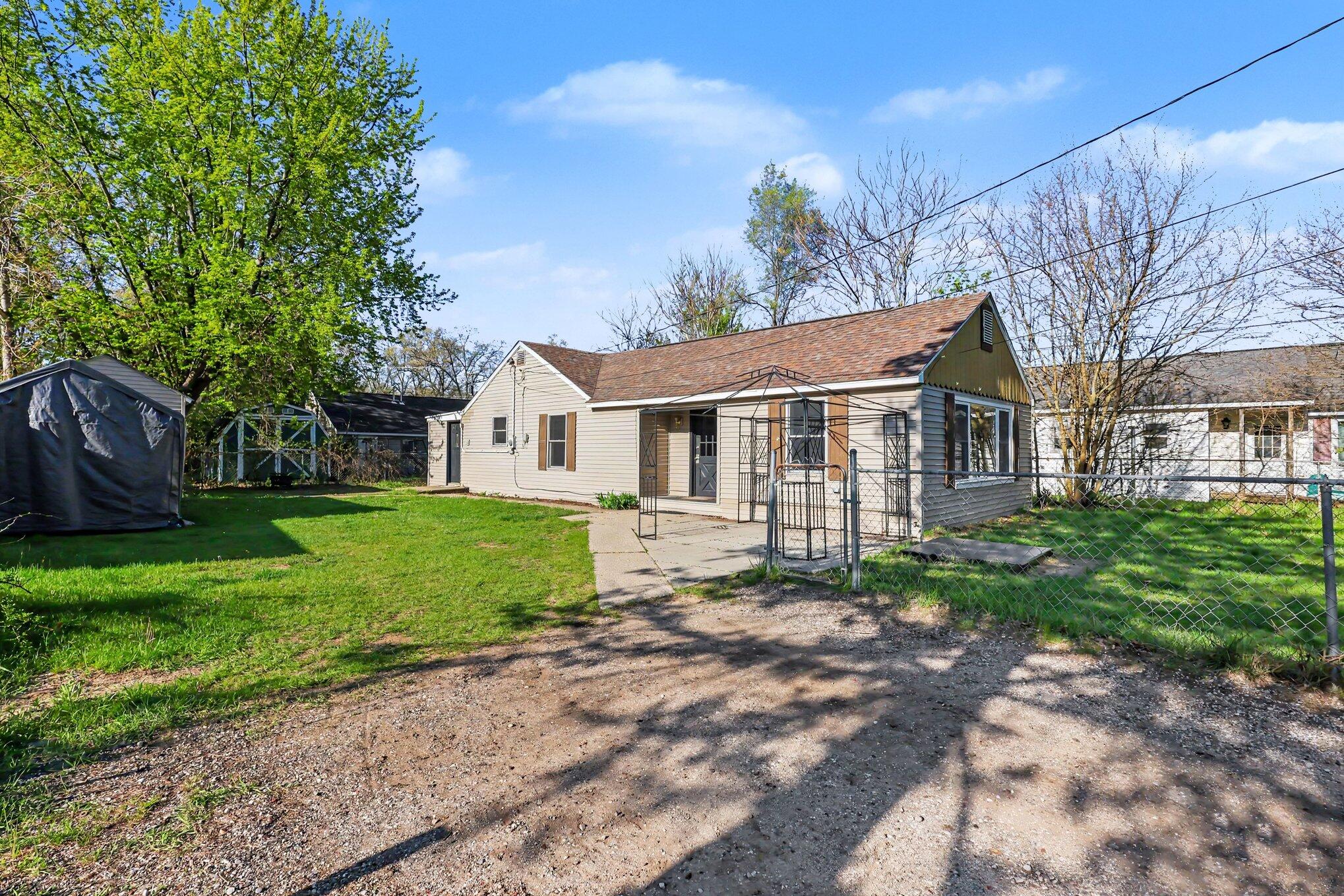 353 Vista Terrace Muskegon MI 49442