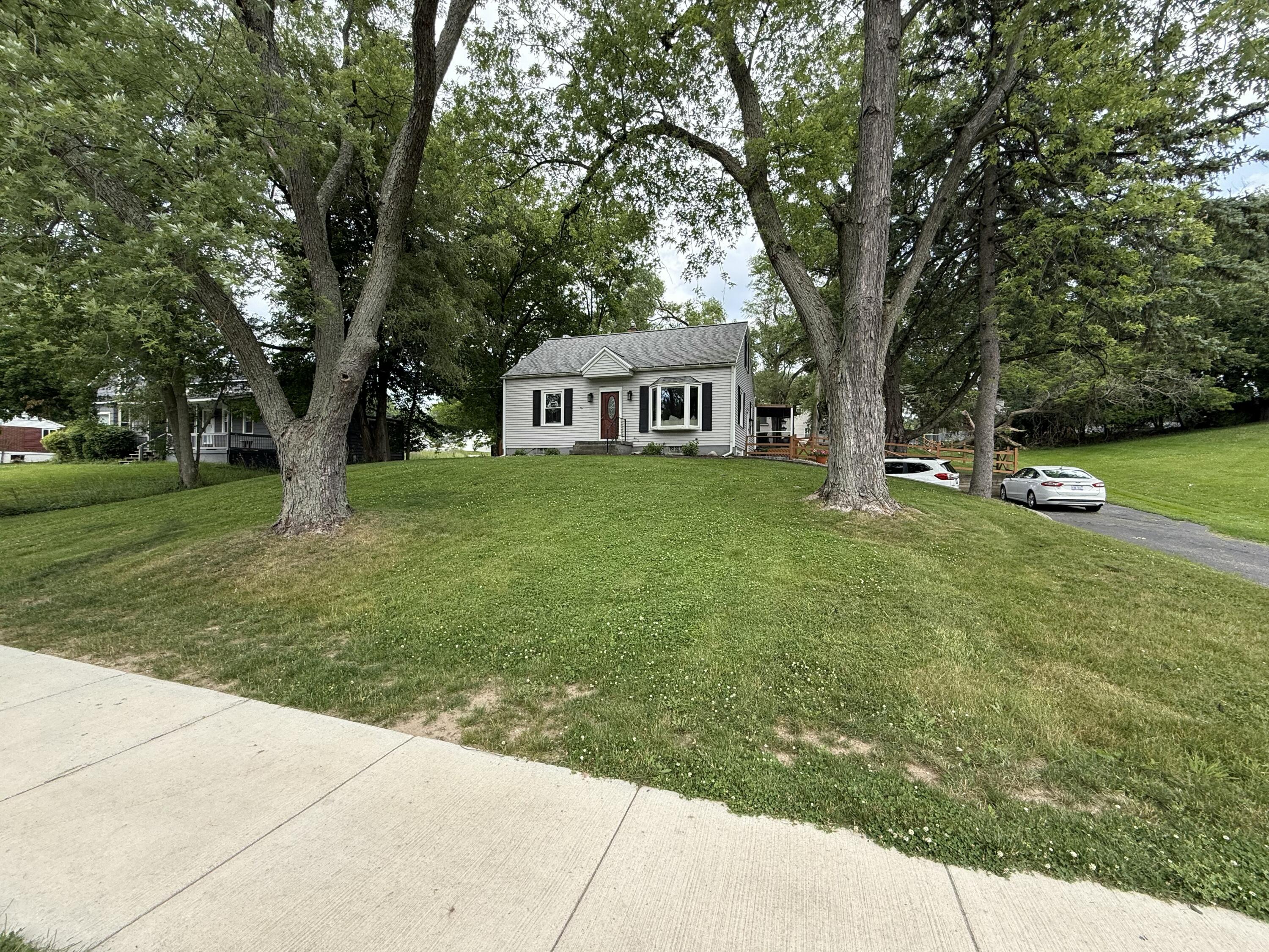 754 Collindale Avenue NW Grand Rapids MI 49504