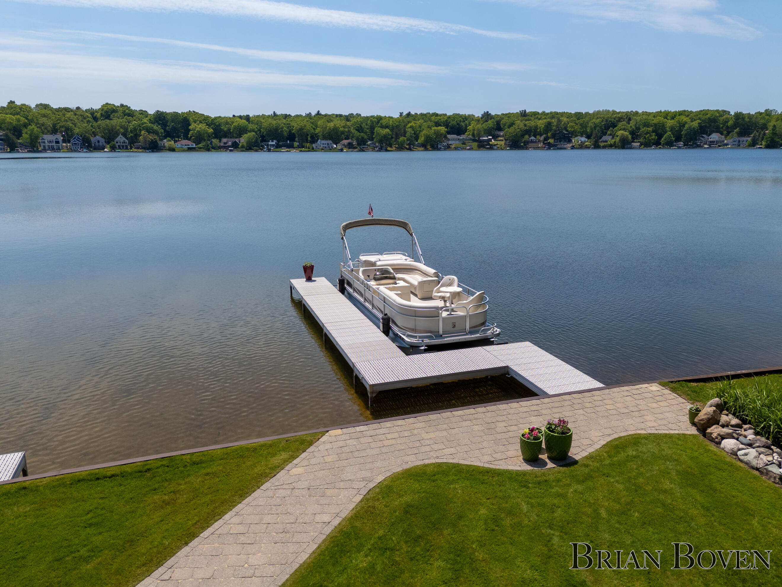 8789 Je NE Be Drive NE Rockford MI 49341