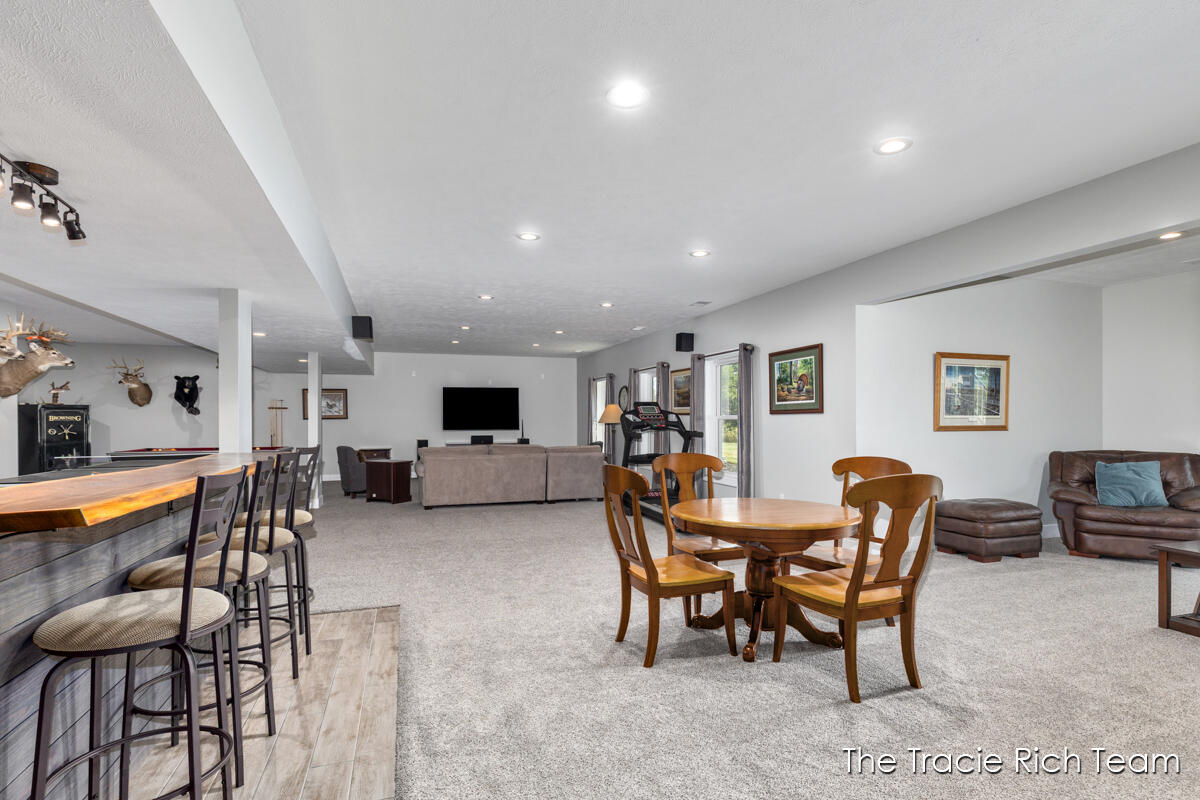 5930 12 Mile Road NE Rockford MI 49341