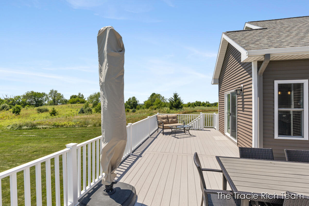 5930 12 Mile Road NE Rockford MI 49341