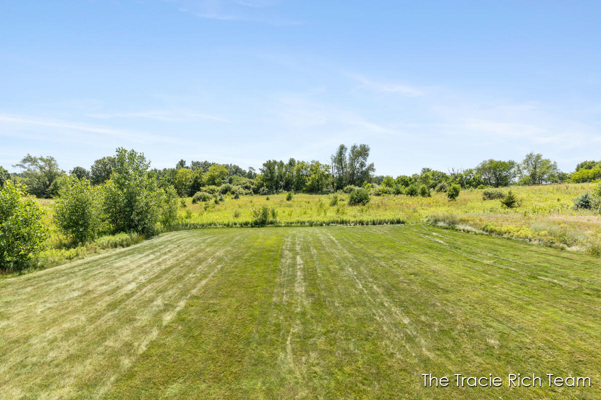5930 12 Mile Road NE Rockford MI 49341