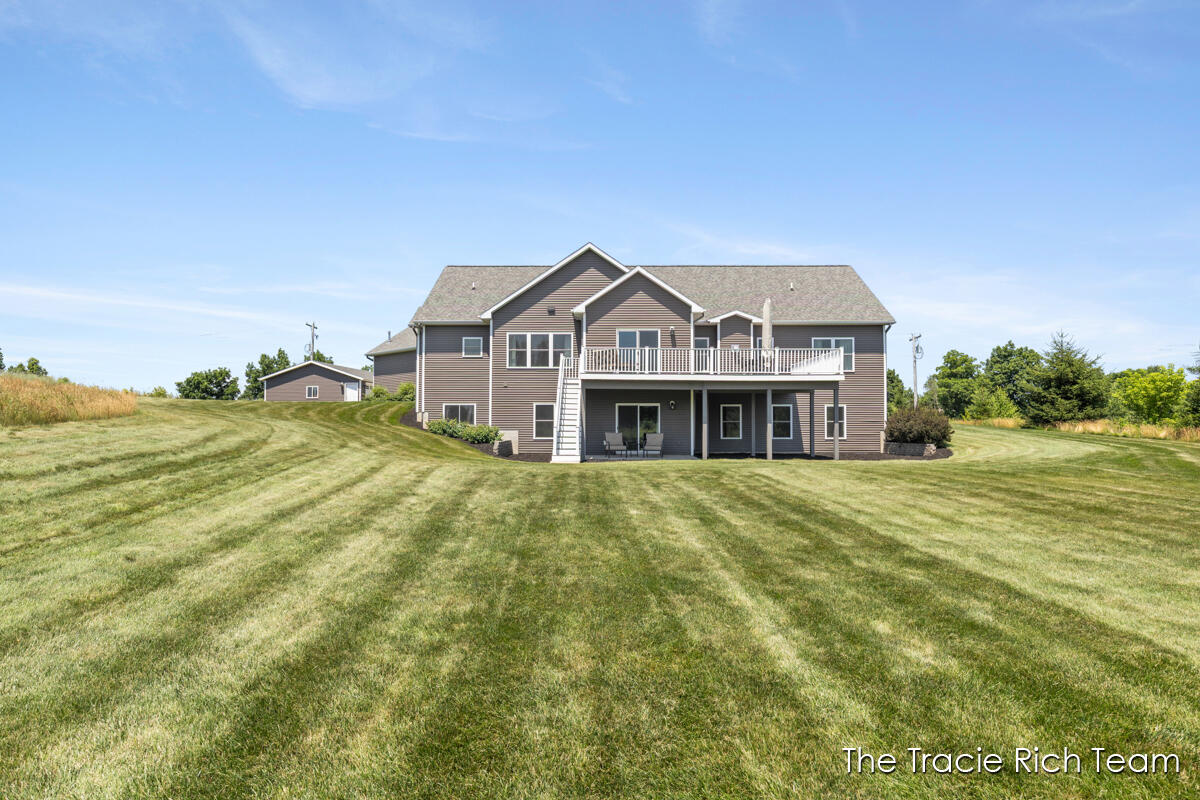 5930 12 Mile Road NE Rockford MI 49341