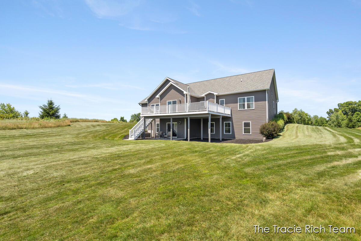 5930 12 Mile Road NE Rockford MI 49341