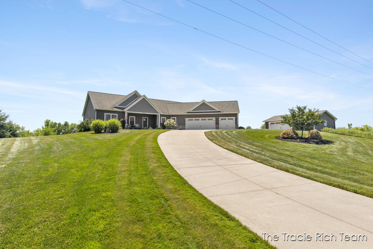 5930 12 Mile Road NE Rockford MI 49341
