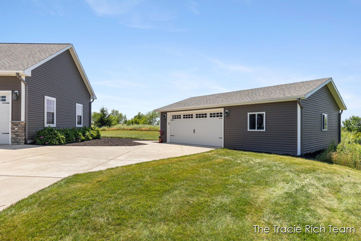 5930 12 Mile Road NE Rockford MI 49341
