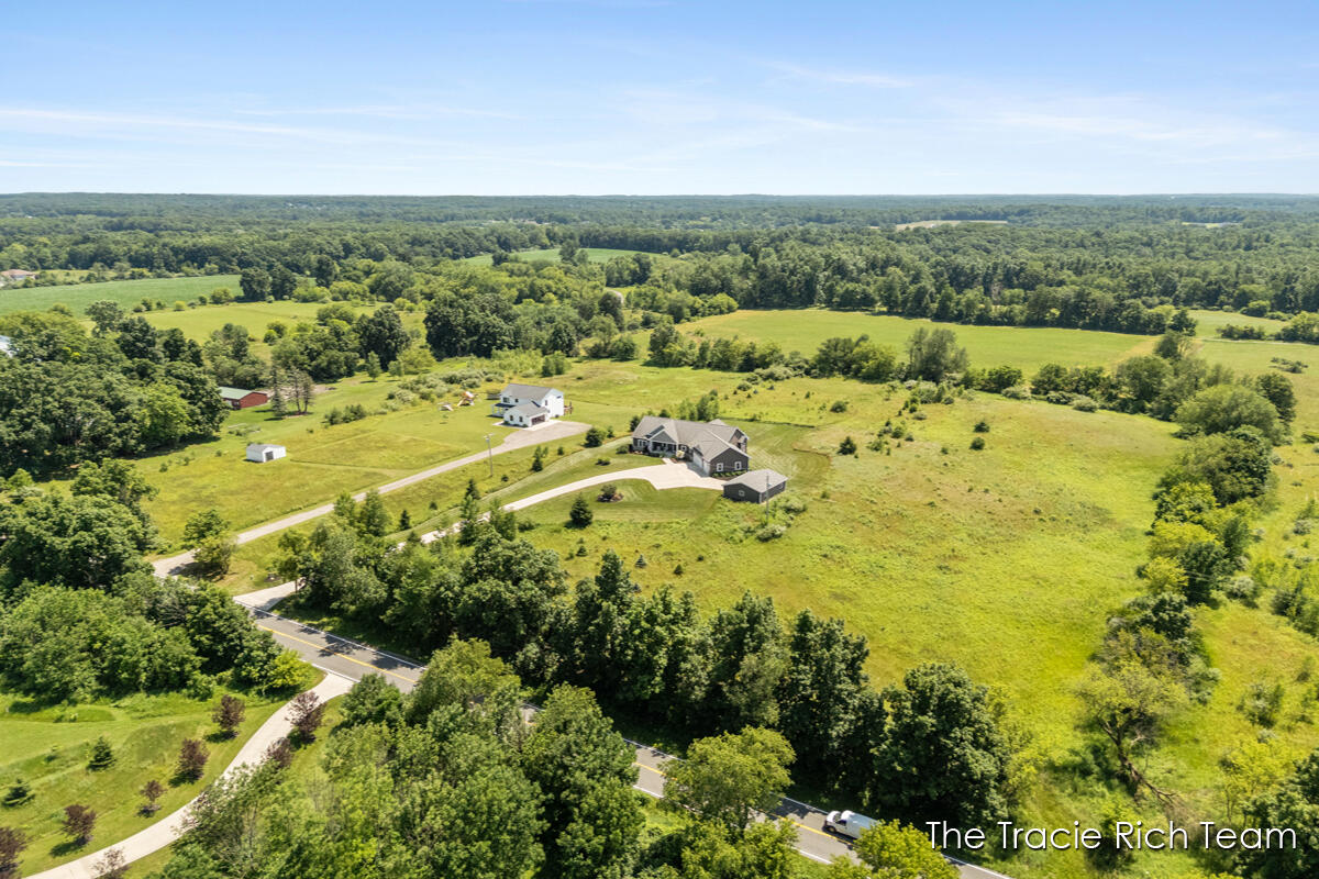 5930 12 Mile Road NE Rockford MI 49341