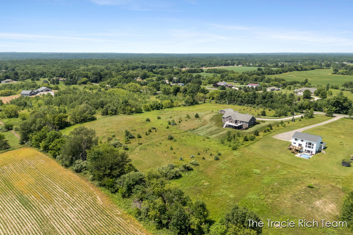 5930 12 Mile Road NE Rockford MI 49341
