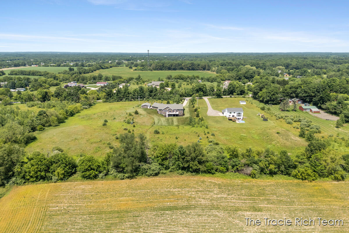 5930 12 Mile Road NE Rockford MI 49341