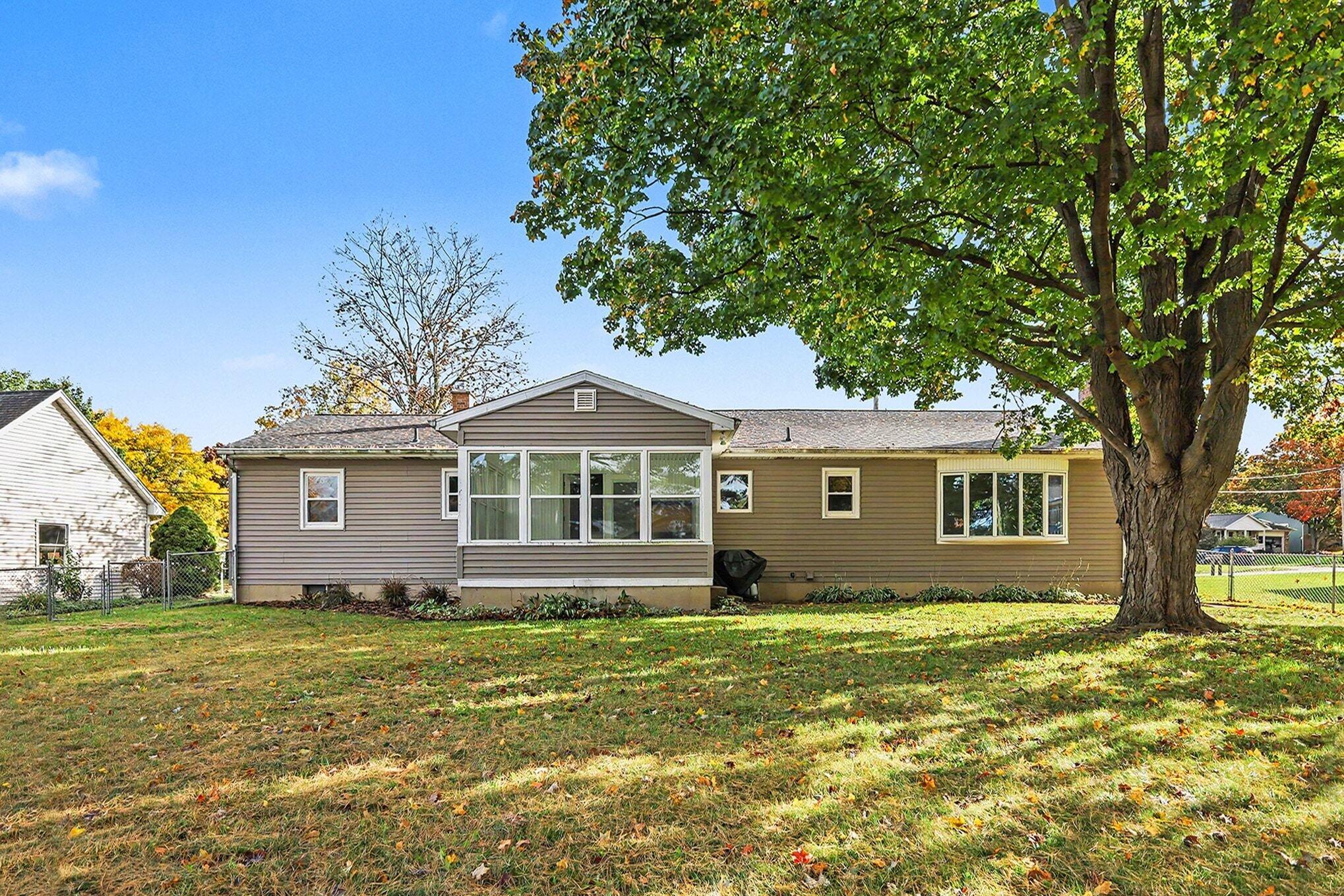 6833 Aleda Avenue SE Grand Rapids MI 49508