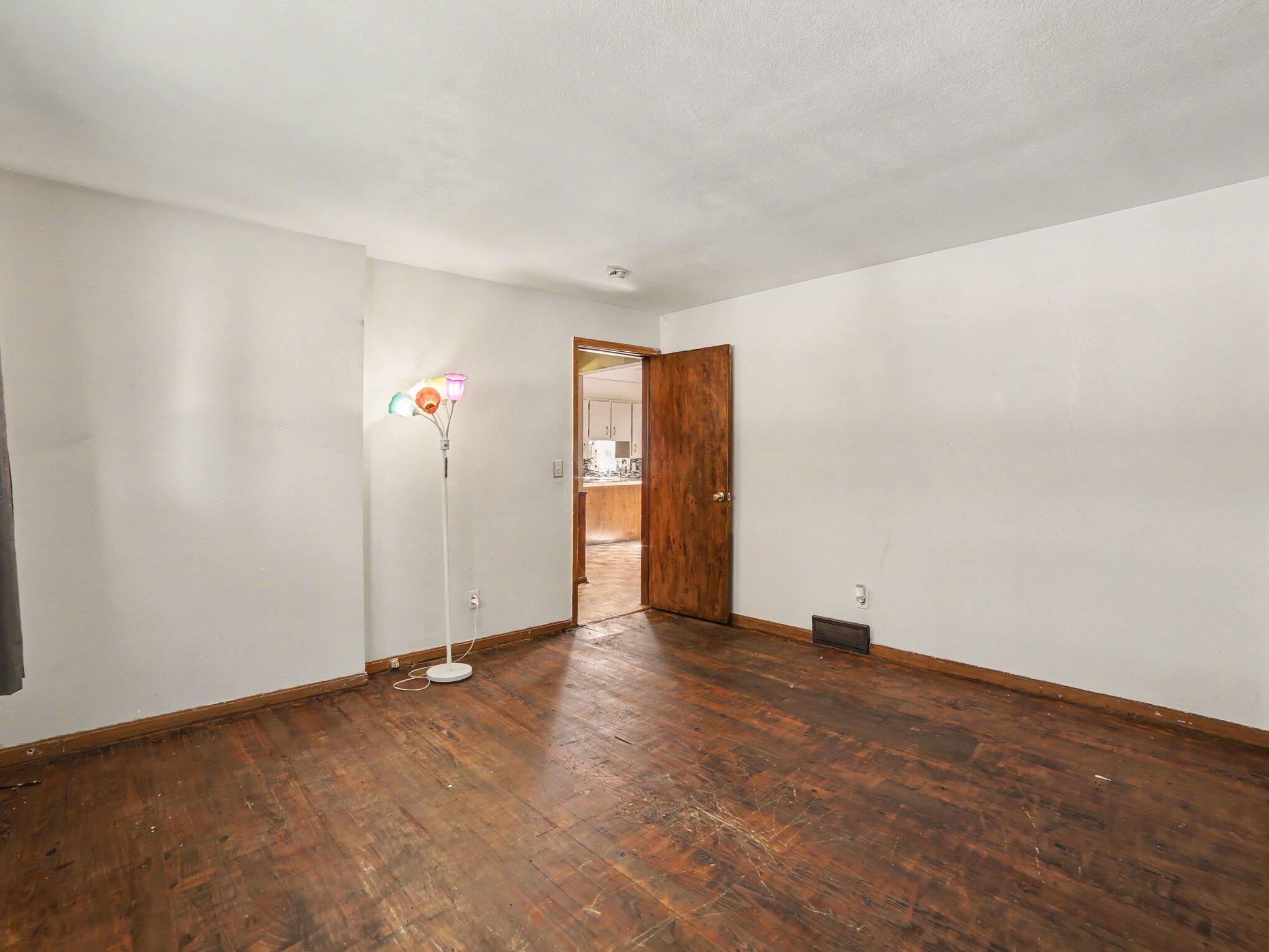 942 Amity Avenue Muskegon MI 49442
