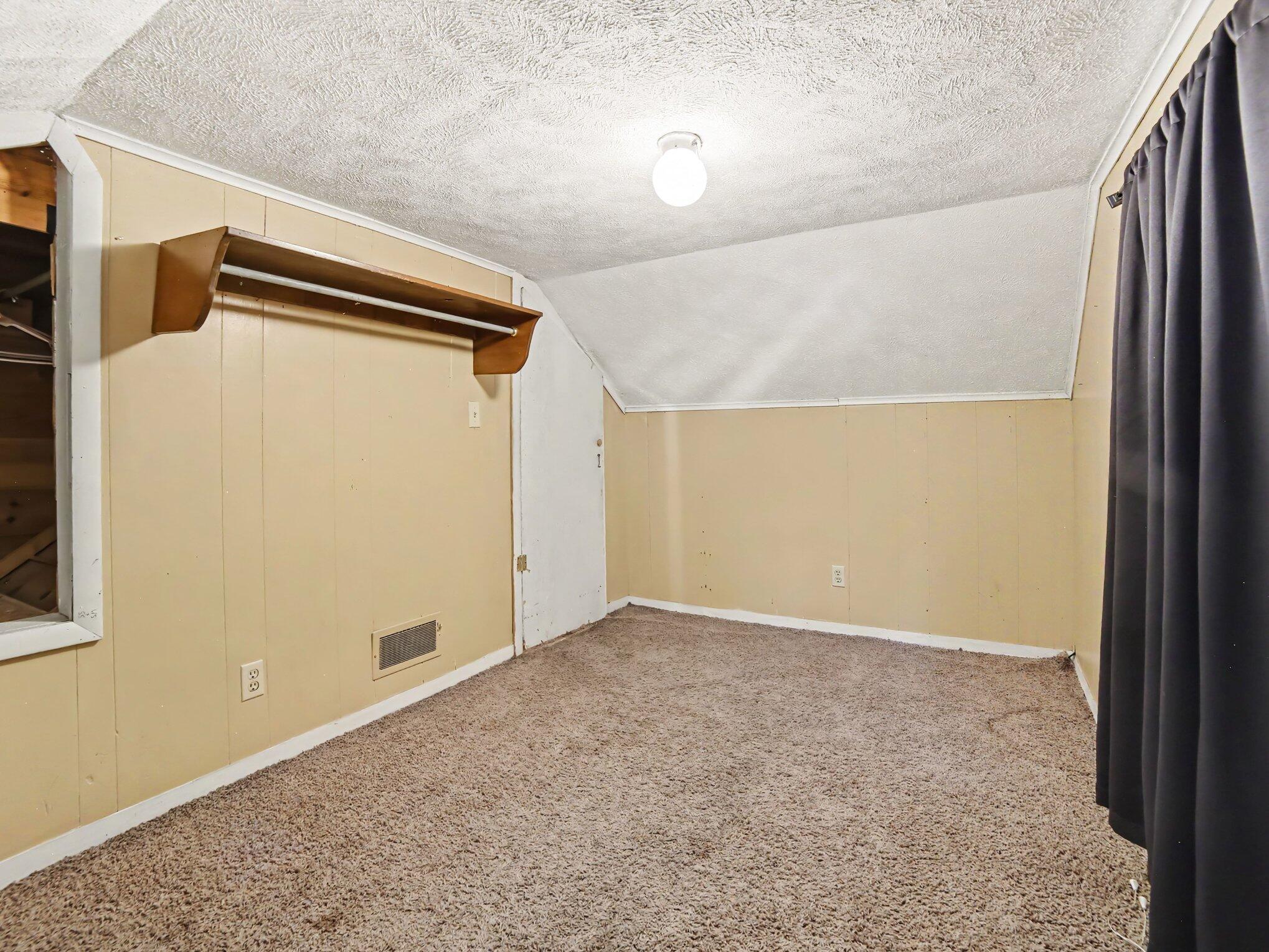942 Amity Avenue Muskegon MI 49442