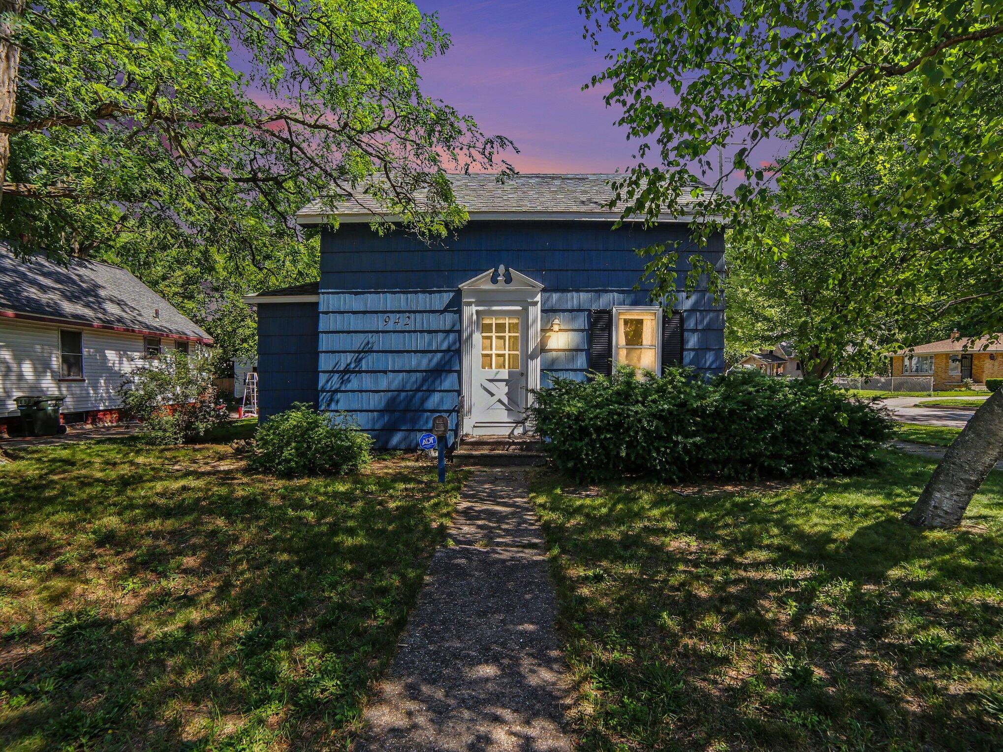 942 Amity Avenue Muskegon MI 49442