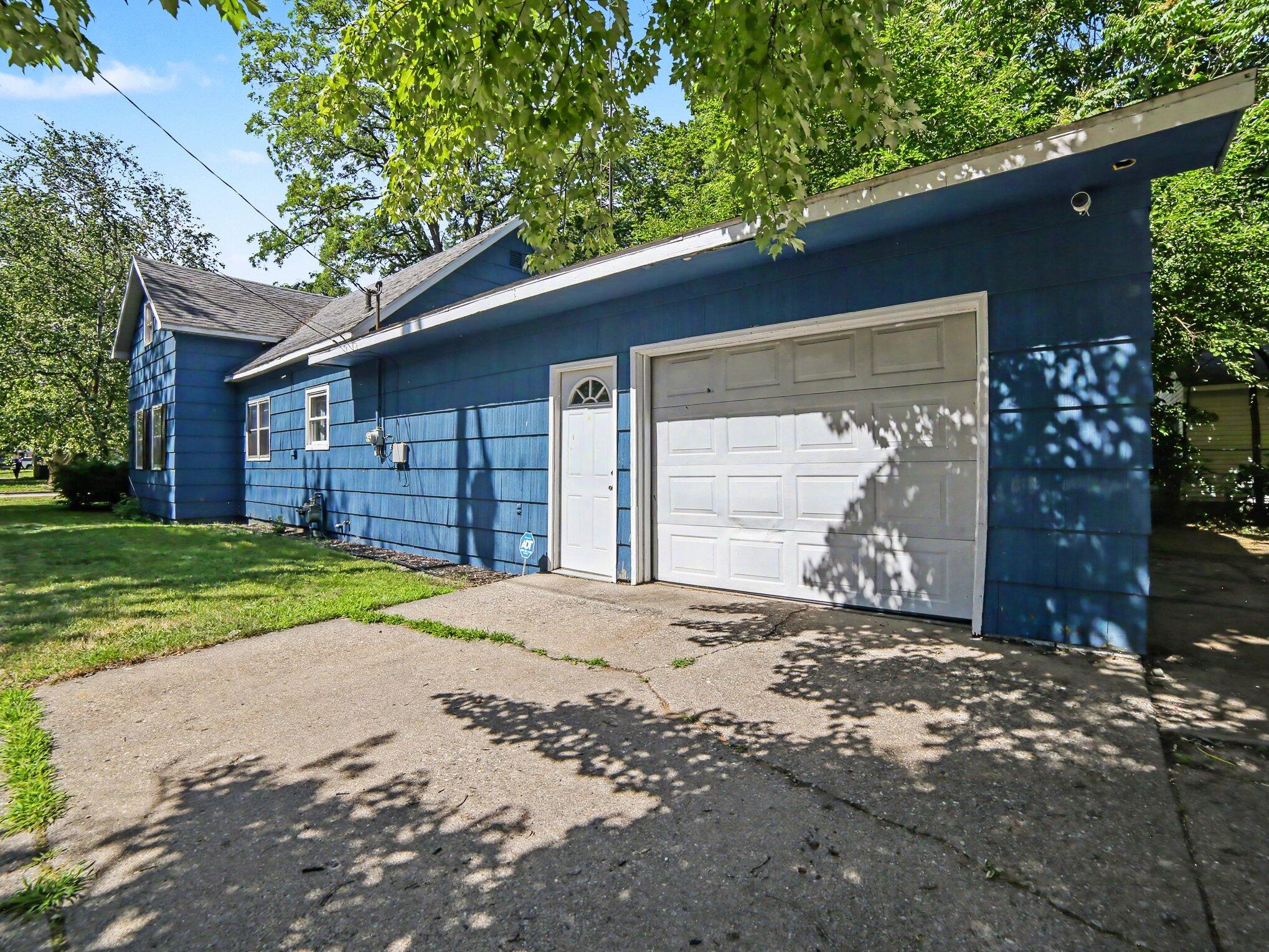 942 Amity Avenue Muskegon MI 49442