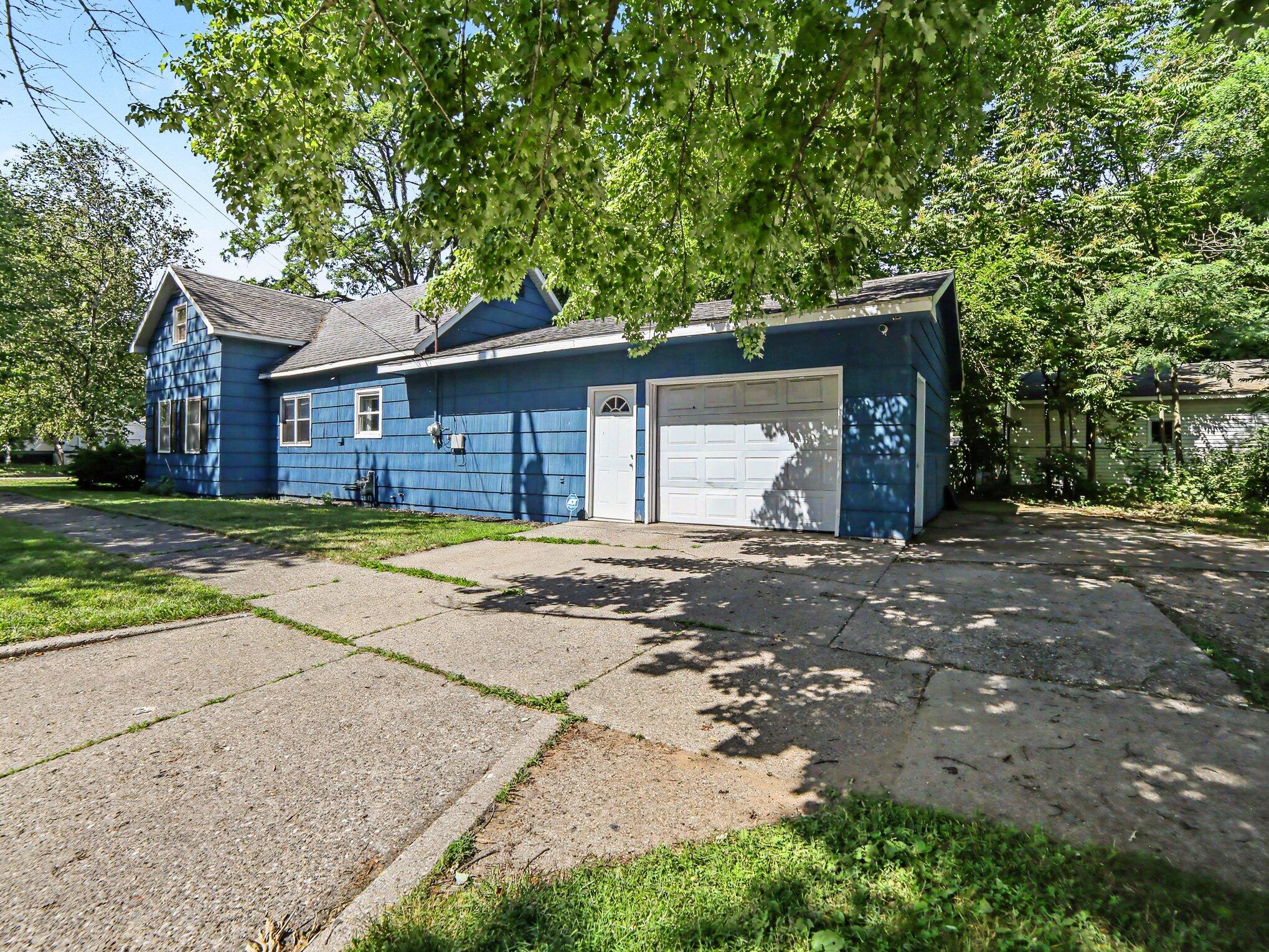 942 Amity Avenue Muskegon MI 49442