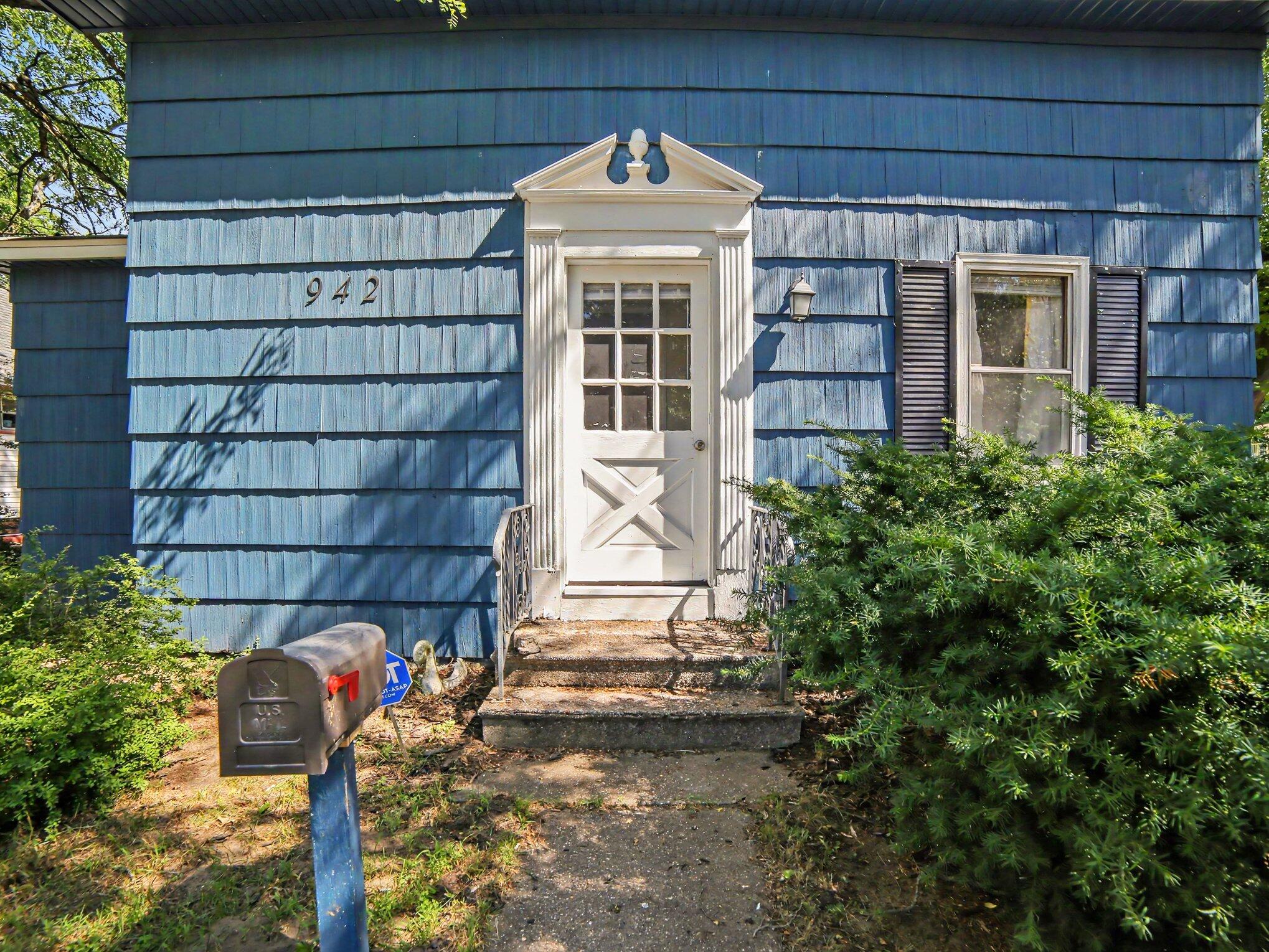 942 Amity Avenue Muskegon MI 49442