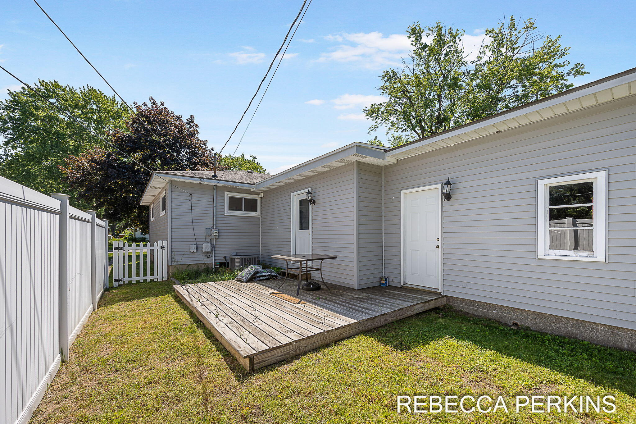 286 Dartmouth Avenue Holland MI 49423